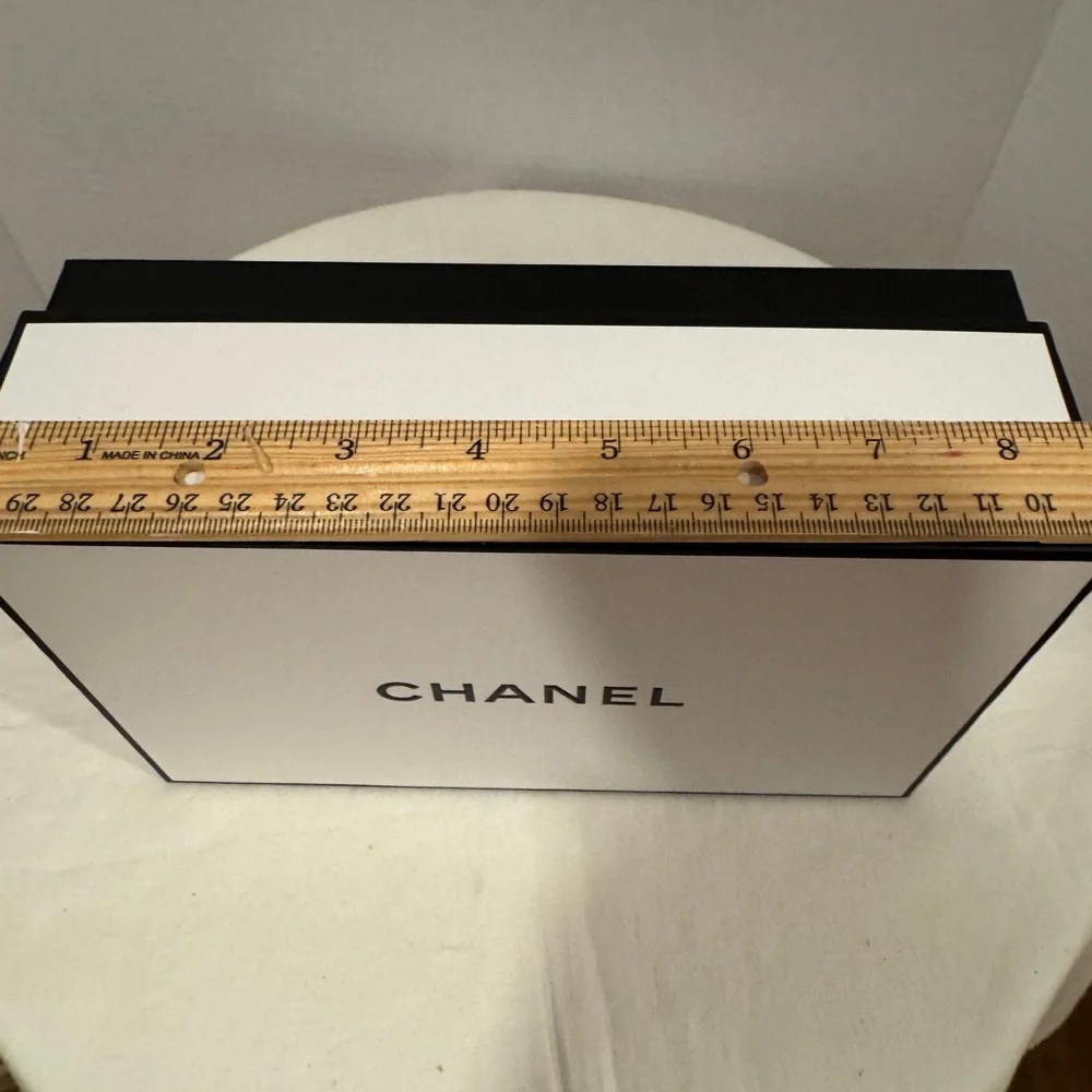 CHANEL channel empty